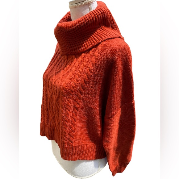 NWT BB Dakota Long Sleeve Wool Blend Cable Knit Cropped Sweater Size Large - Picture 10 of 13